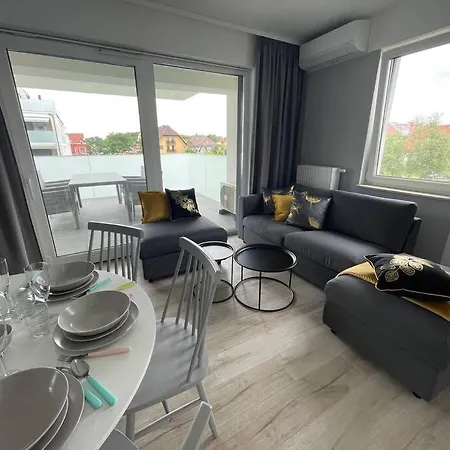 Calkowicie Nowy Przy Plazy Lägenhet Rewal