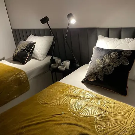 Lägenhet Calkowicie Nowy Przy Plazy