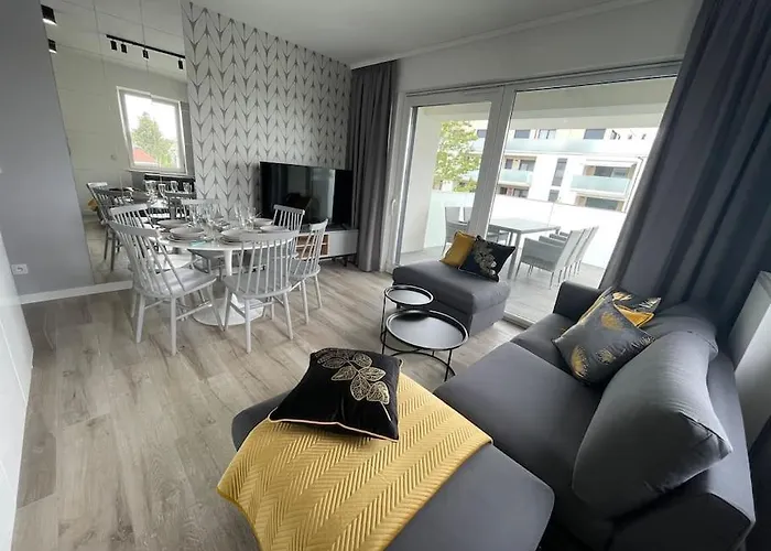 アパート Calkowicie Nowy Przy Plazy レバル